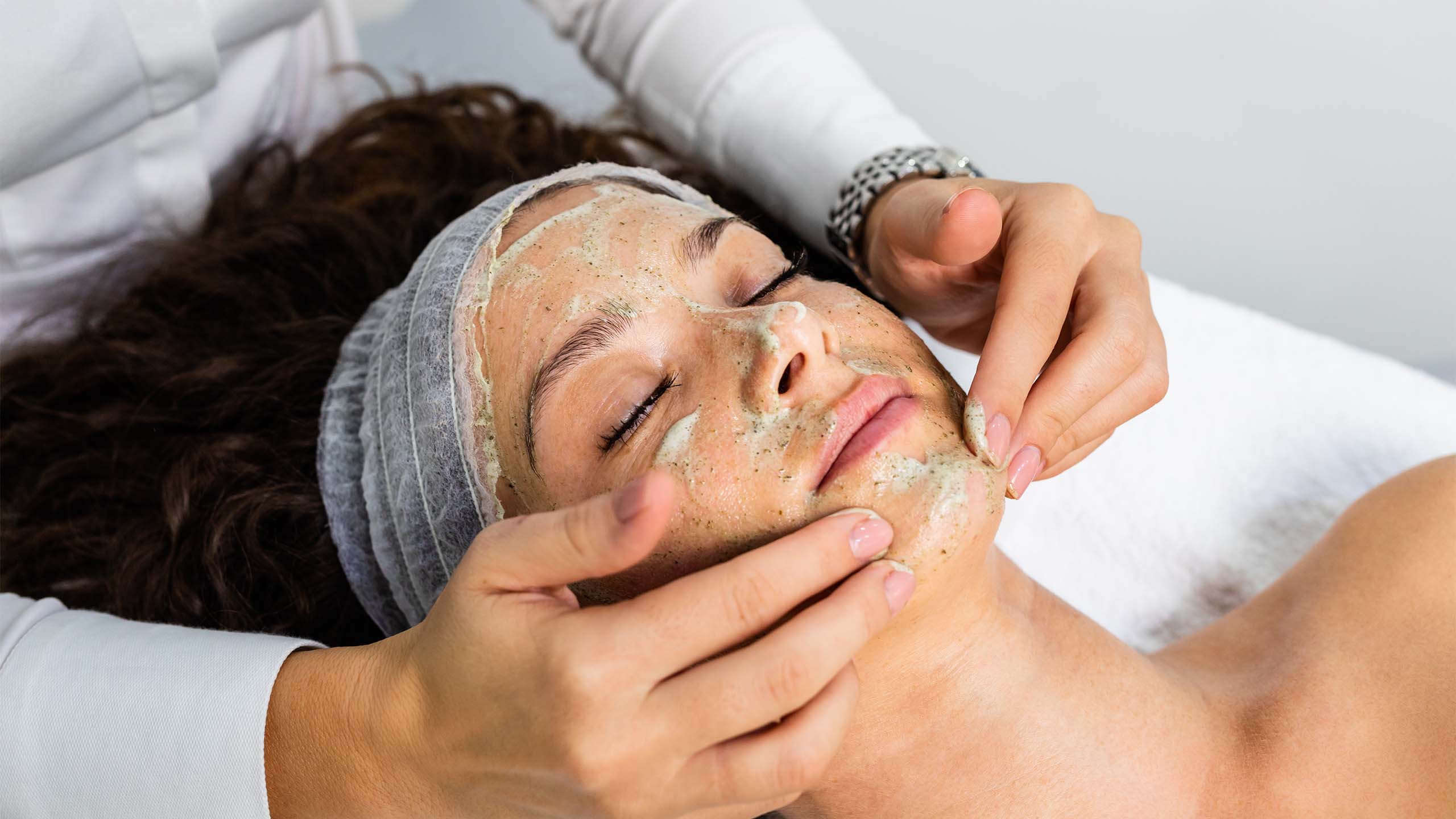 Rosacea Facial Treatments: Are They Worth It? - Gladskin