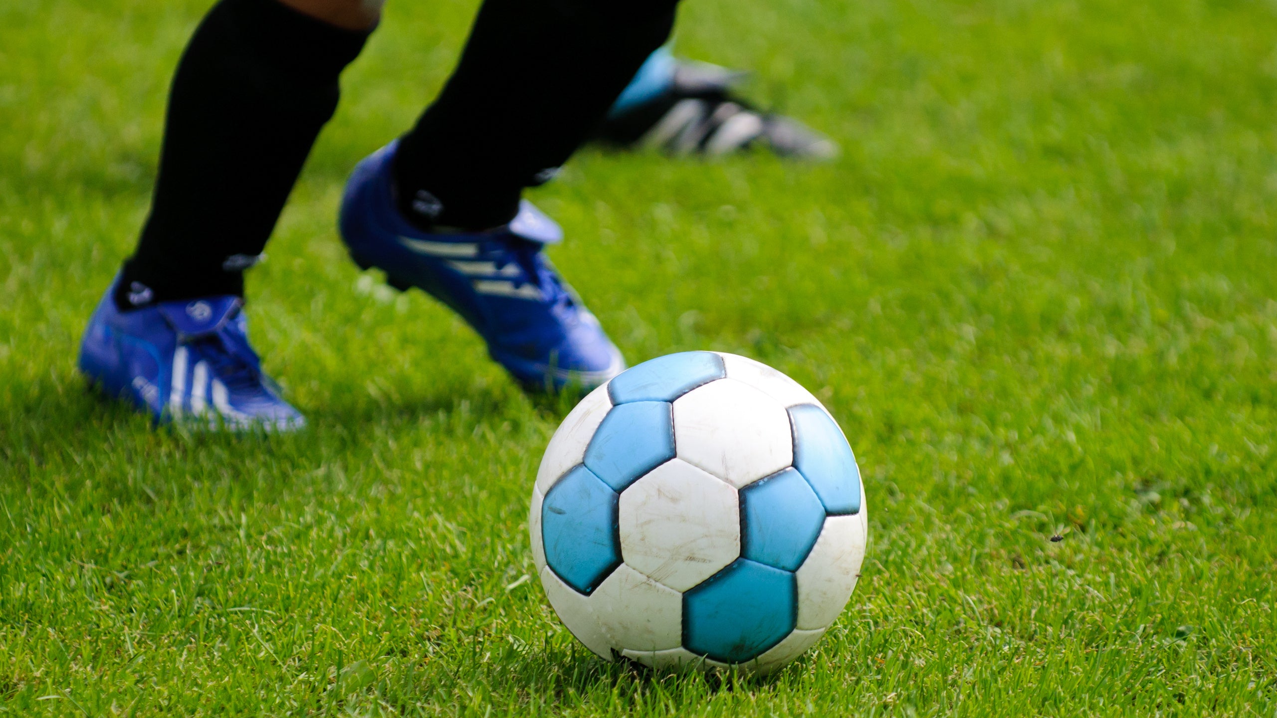 Navigating School Sports With Eczema - Gladskin