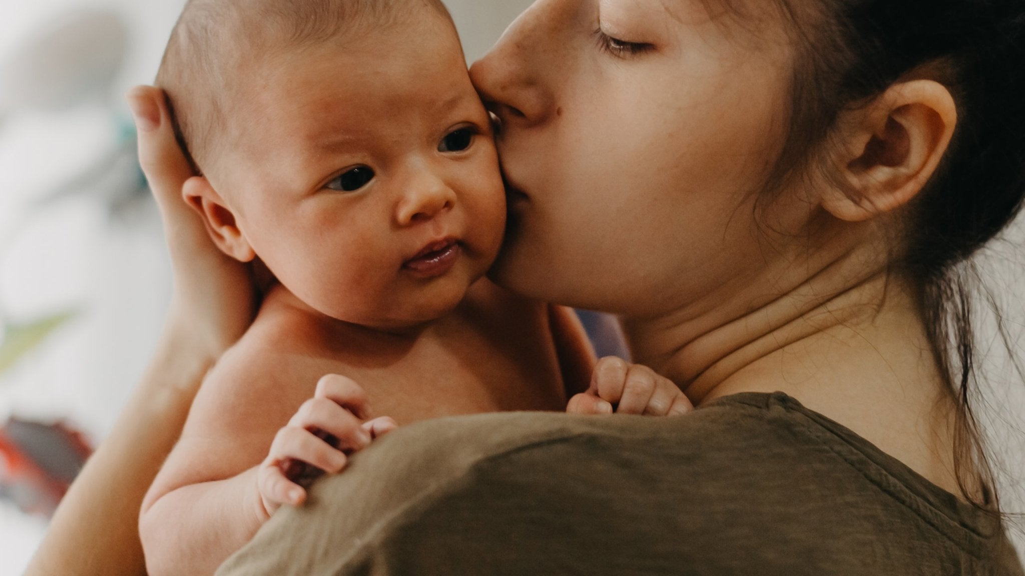 How to Navigate Postpartum Eczema - Gladskin